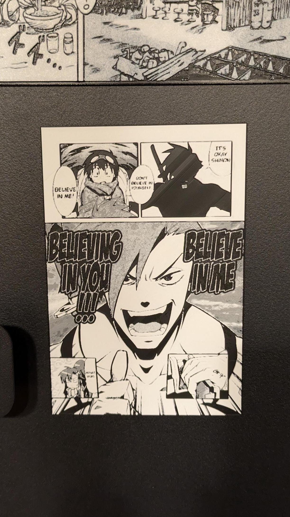 Gurren Lagann Magnet 9 x 13 cm – Kamina & Simon Citazione Motivazionale / Decorazione Frigorifero Anime 3D / Regalo Otaku Fatto a Mano