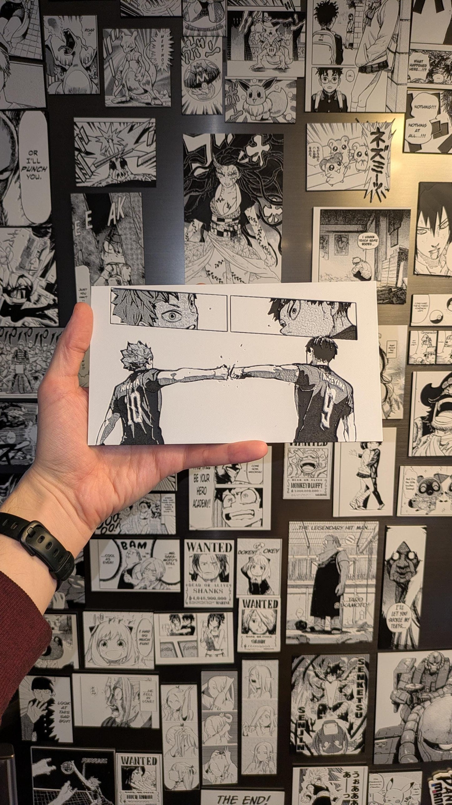 Pannello manga 3D Haikyuu / Hinata e Kageyama Fist Bump / Arte murale anime fatta a mano, regalo di pallavolo, cavalletto in legno incluso, 11 x 20 cm