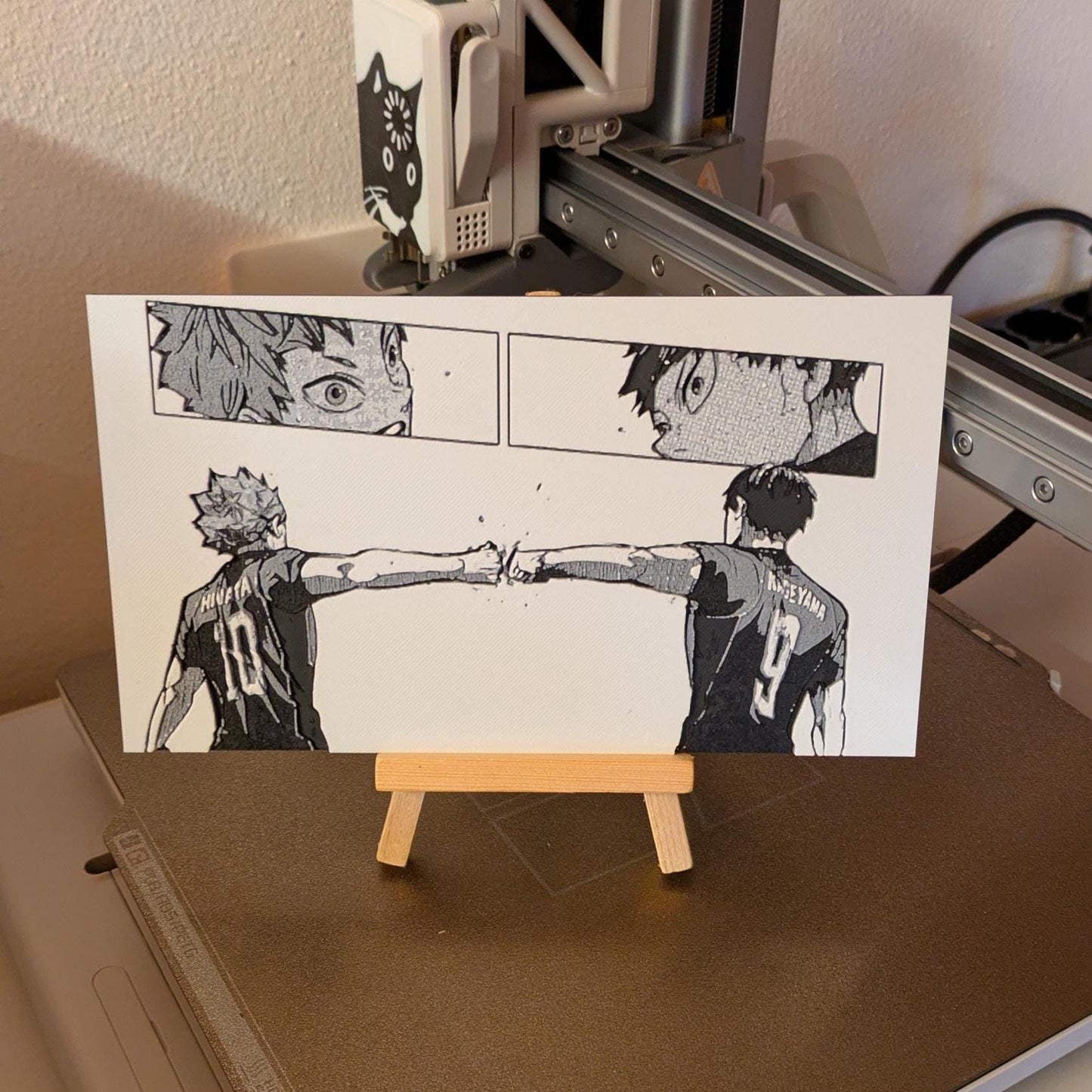 Pannello manga 3D Haikyuu / Hinata e Kageyama Fist Bump / Arte murale anime fatta a mano, regalo di pallavolo, cavalletto in legno incluso, 11 x 20 cm