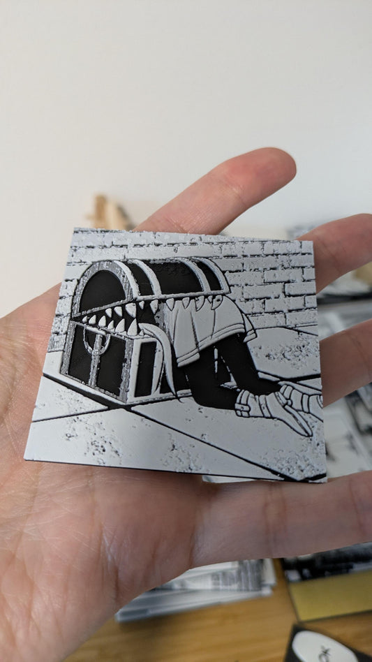 Frieren Mimik calamita 7 x 7 cm intrappolata nella cassa. Idea regalo per nerd e otaku stampata in 3d dal manga originale